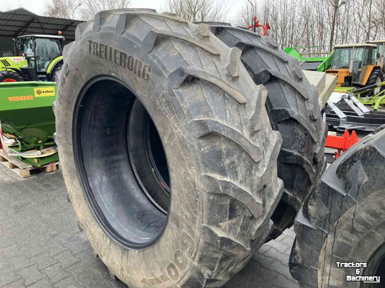 Wheels, Tyres, Rims & Dual spacers Trelleborg 520/85R42 banden