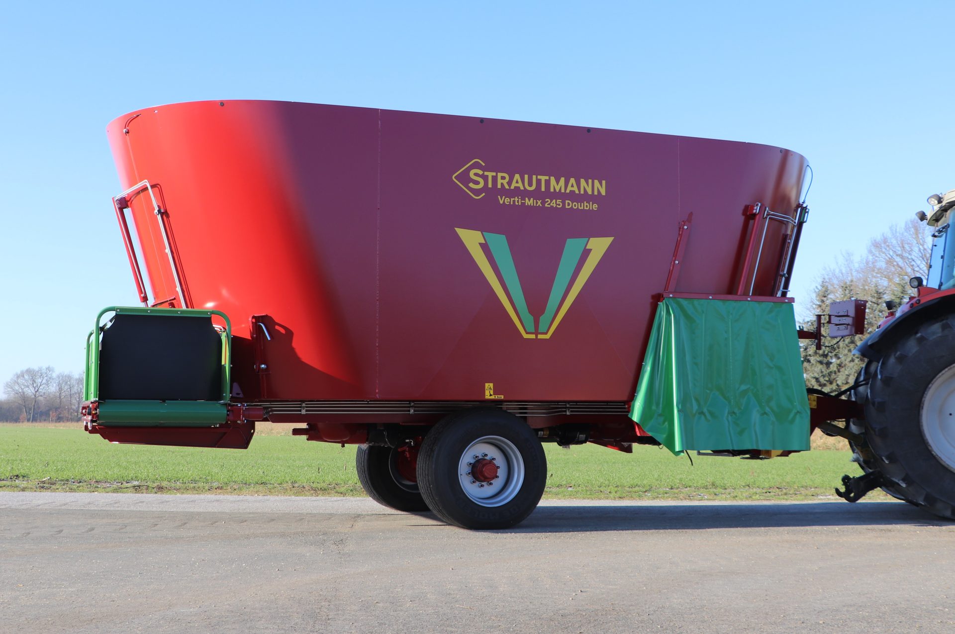 Strautmann mixer wagon for smaller yards