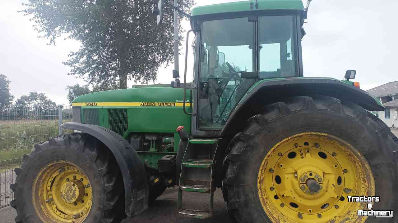 Tractors John Deere 7710 AP defect