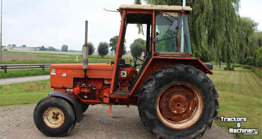 Tractors Renault 781 2WD Tractor