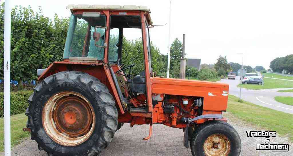 Tractors Renault 781 2WD Tractor