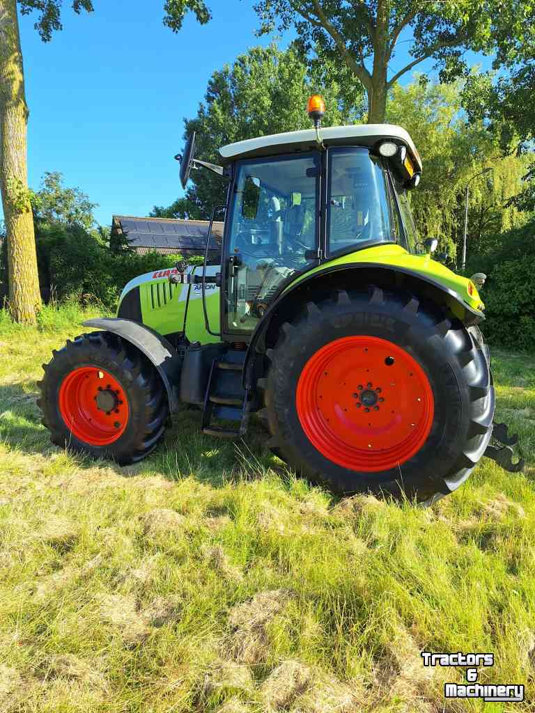 Tractors Claas Arion 520