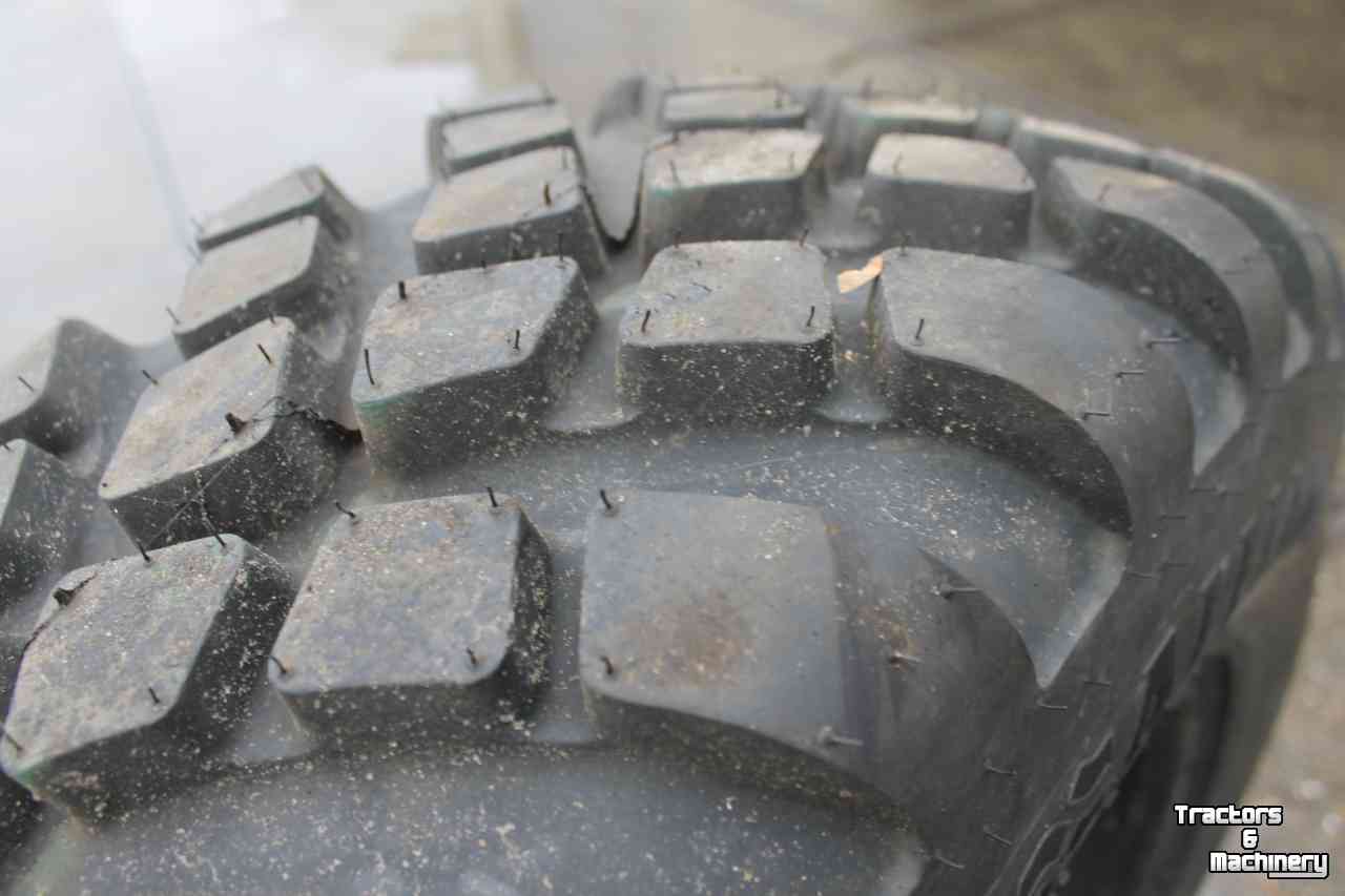 Wheels, Tyres, Rims & Dual spacers Alliance 300/70R20 579 trekkerbanden voorbanden gazonprofiel transportbanden