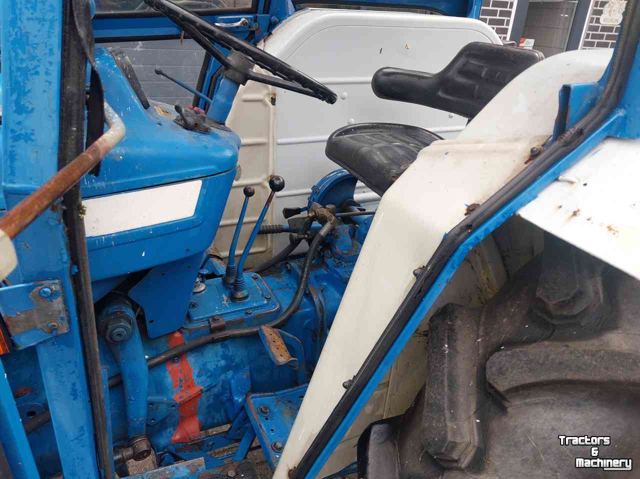 Tractors Ford 4600 met voorlader en stuurbekrachtiging