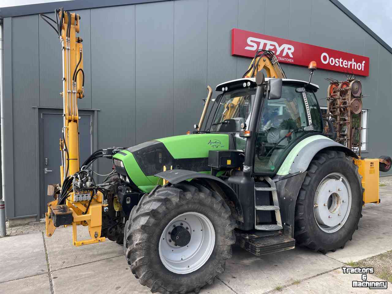 Tractors Deutz Agrotron ttv 610 met herder cavalier mbk 418 en herder front giek