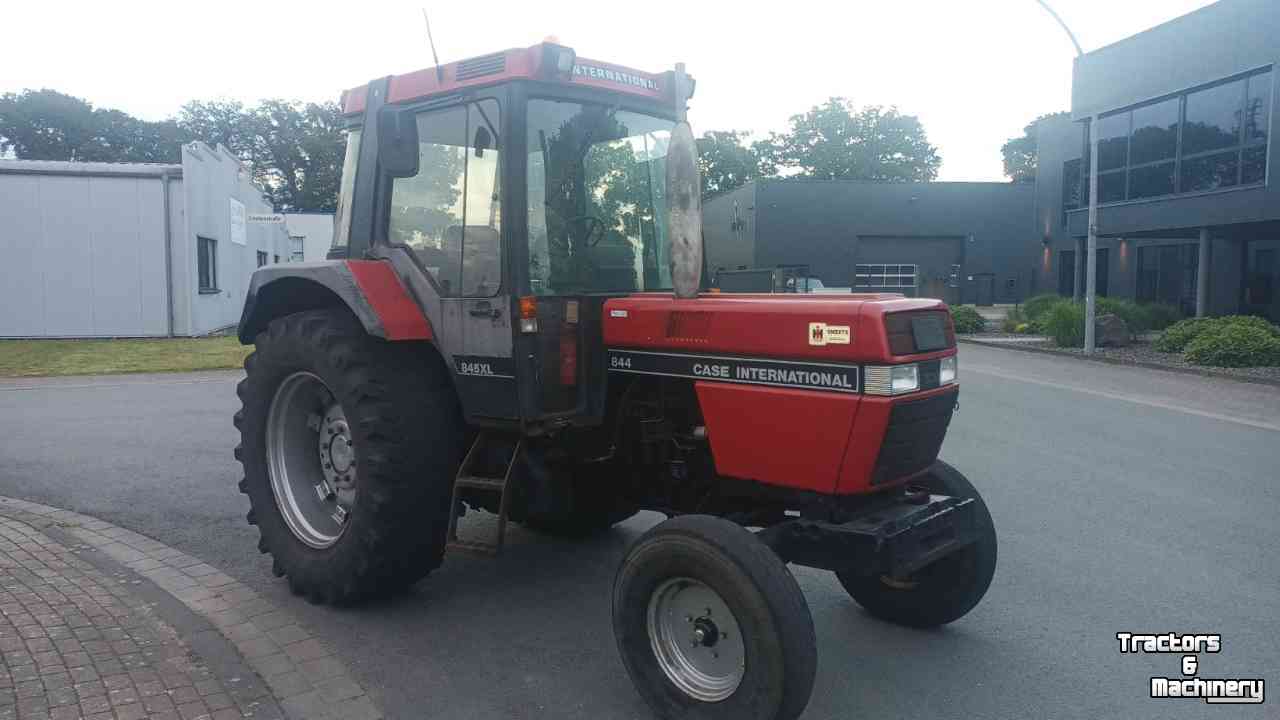 Tractors Case-IH 845 XL 2wd