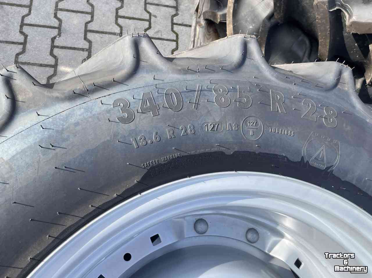 Wheels, Tyres, Rims & Dual spacers Mitas 340/85R28 en 340/85R 38 op verstelbare velgen