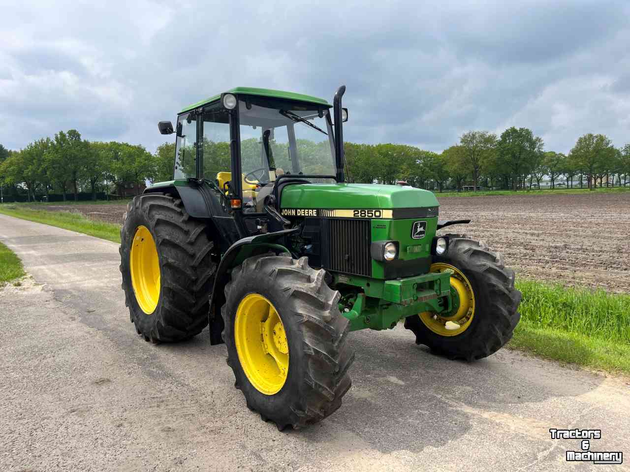 Tractors John Deere 2850