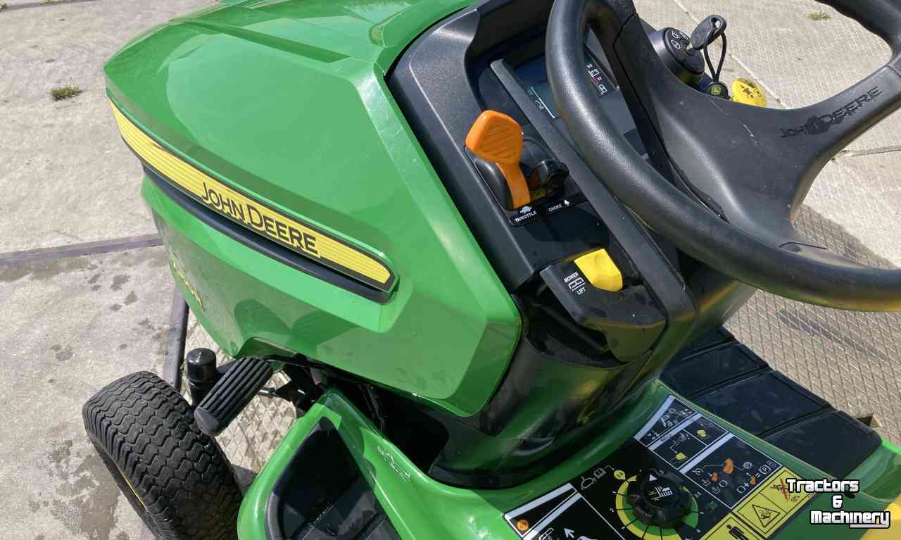 Mower self-propelled John Deere X 350 R Zitmaaier