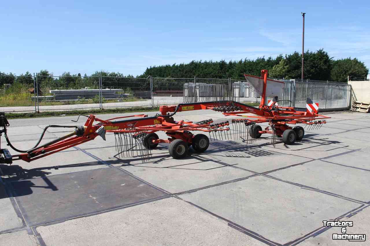 Rake Kuhn GA6622 dubbele cirkelhark wiersmachine hark rugger zijafleg treintjeshark