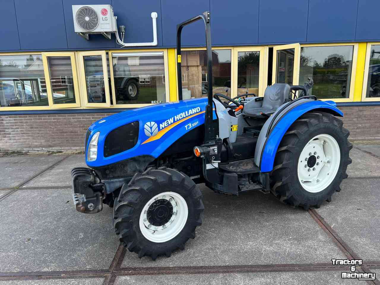 Tractors New Holland T3.55F tractor trekker tracteur