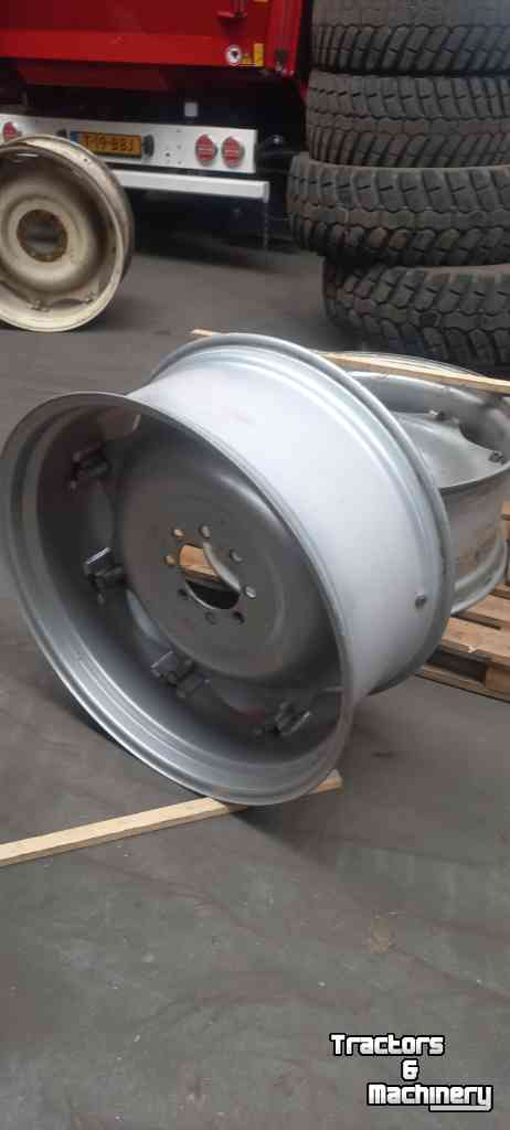 Wheels, Tyres, Rims & Dual spacers Zetor 15L x 34