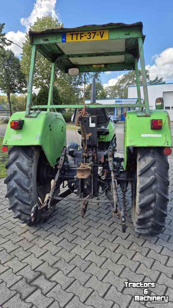 Tractors Deutz-Fahr D6007 met kruip