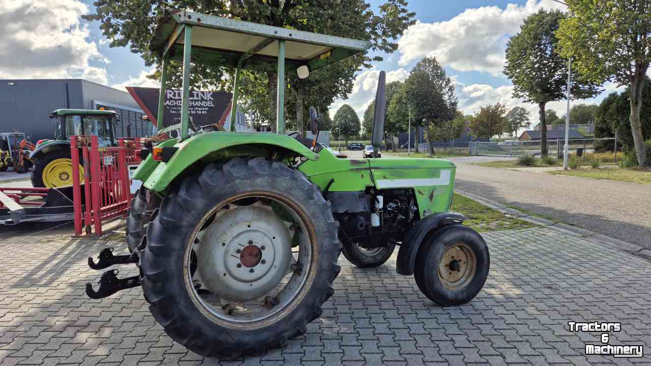 Tractors Deutz-Fahr D6007 met kruip