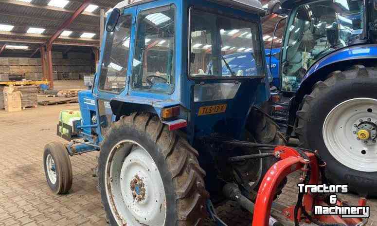 Tractors Ford 4600 2WD Tractor