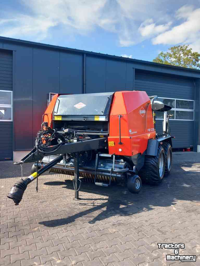 Balers Kuhn FBP 2135 met 3D