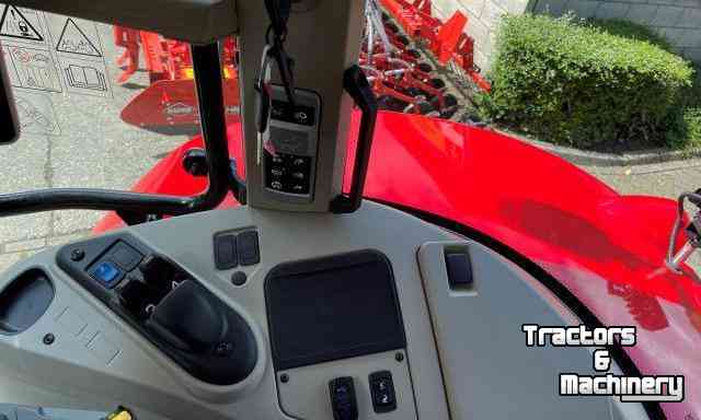 Tractors Massey Ferguson 6S.180 Dyna-VT Exclus. Tractor
