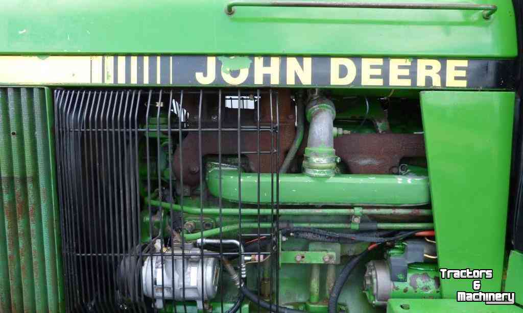 Tractors John Deere 4055 4WD Tractor