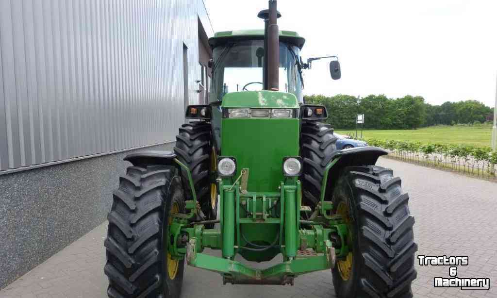 Tractors John Deere 4055 4WD Tractor