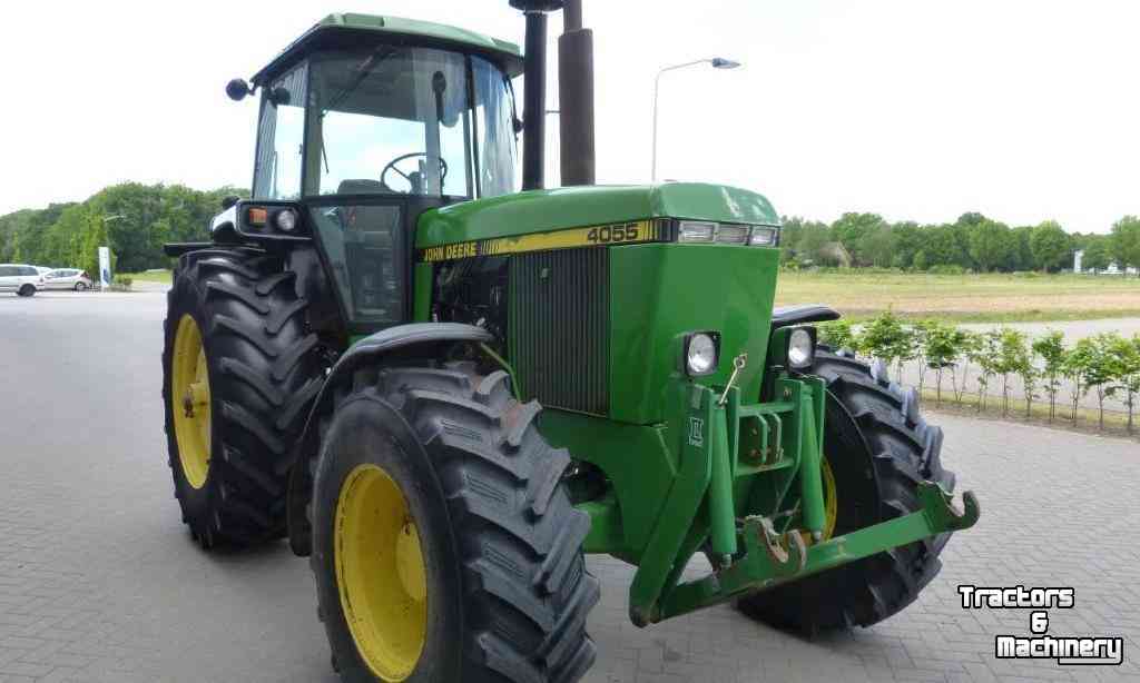 Tractors John Deere 4055 4WD Tractor