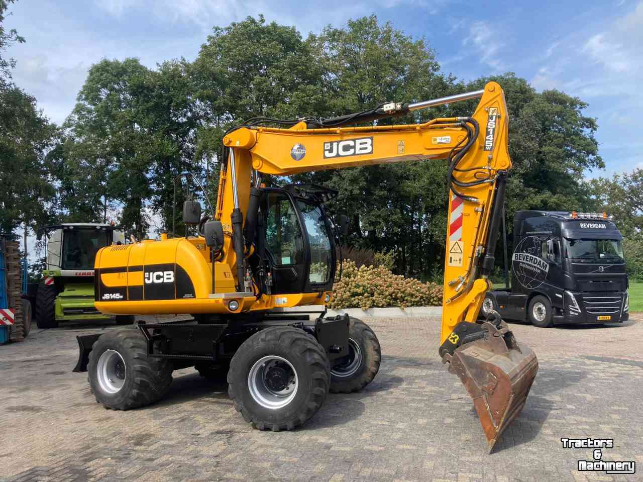 Excavator mobile JCB JS145W