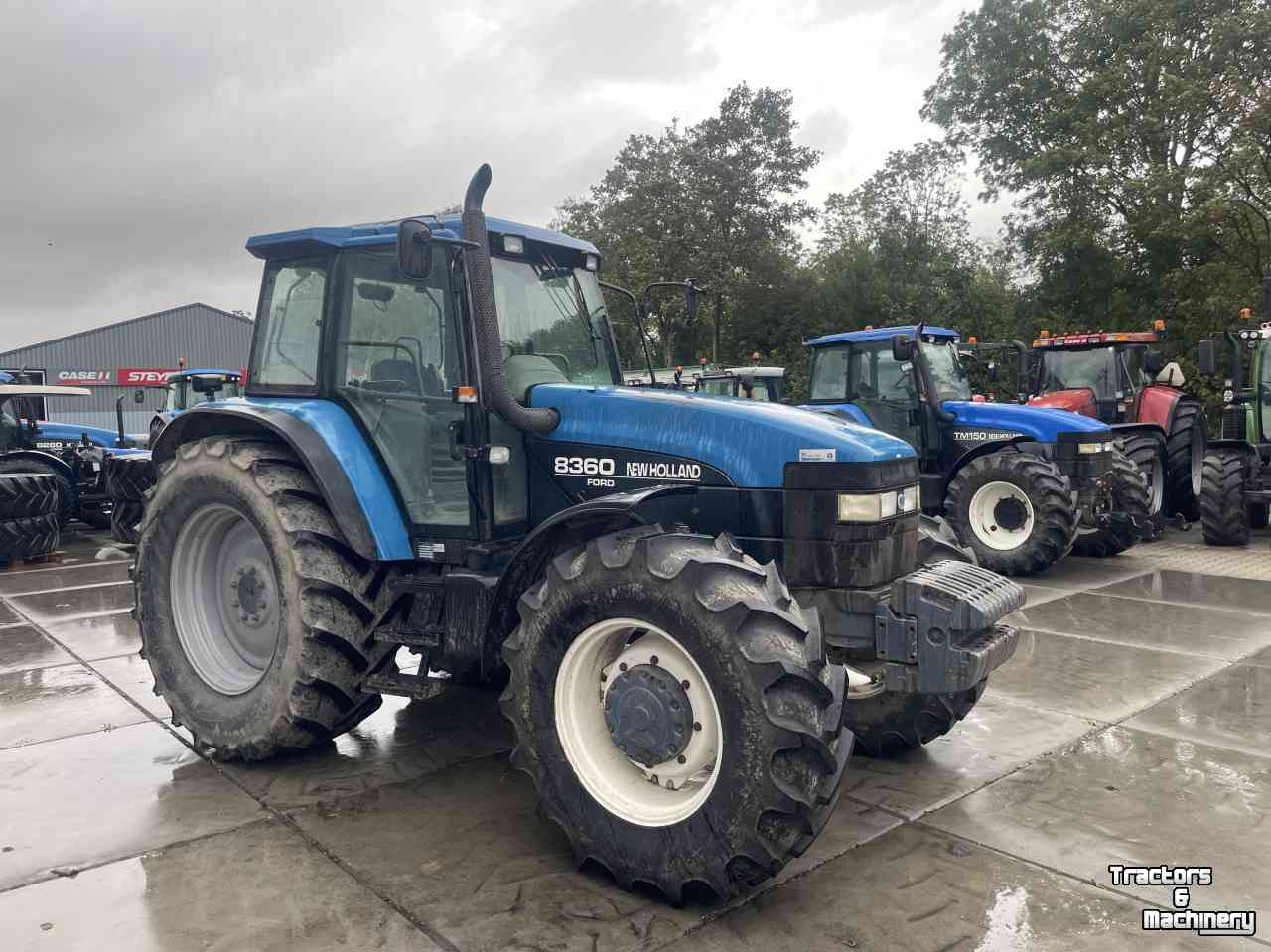 Tractors New Holland 8360 range command