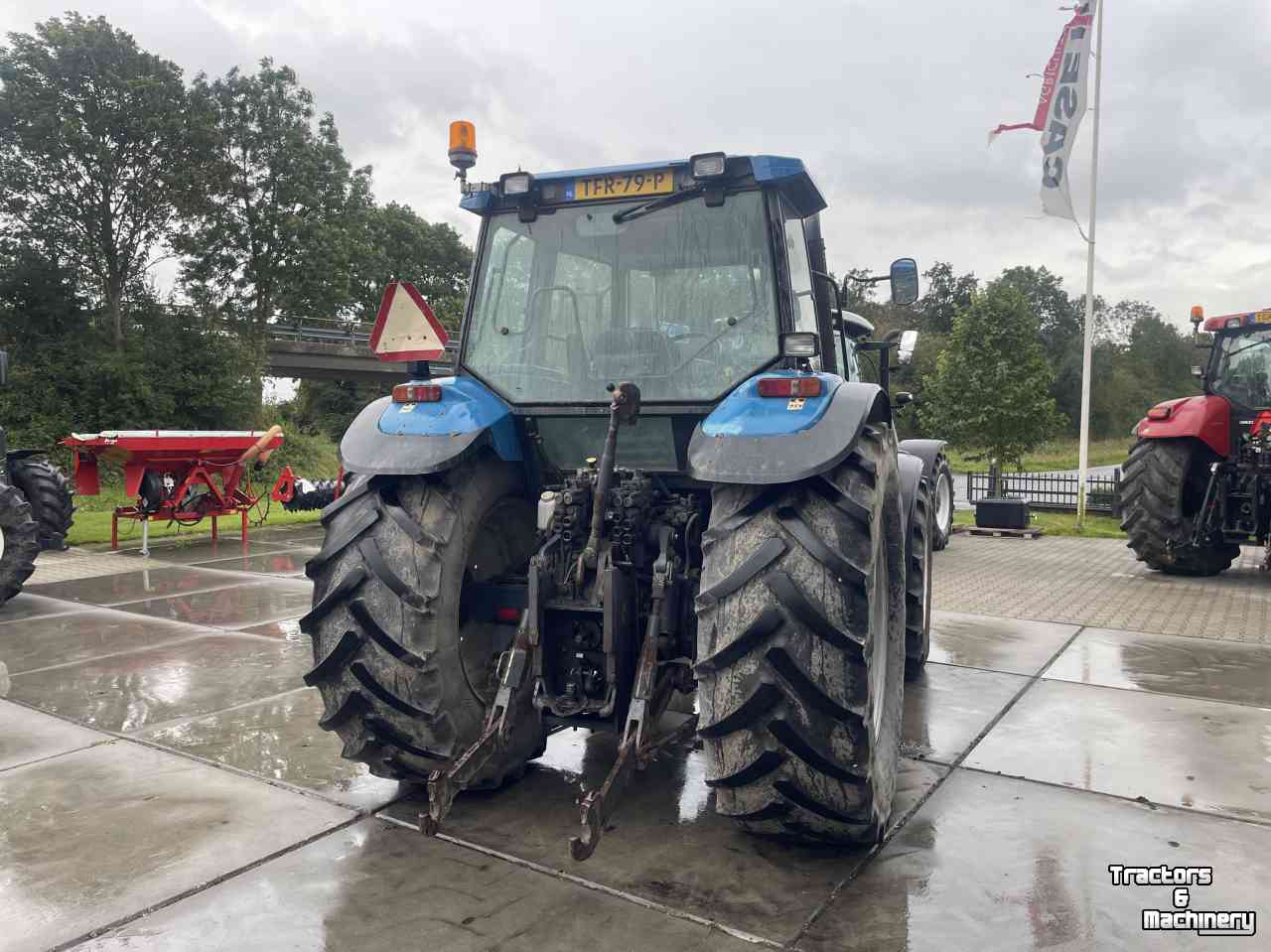 Tractors New Holland 8360 range command