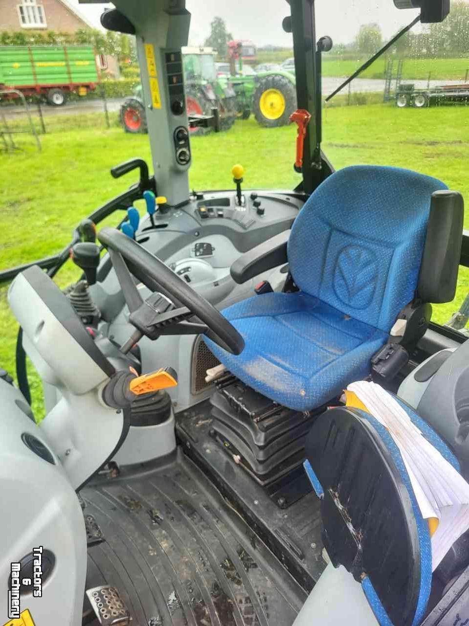 Tractors New Holland T4.85