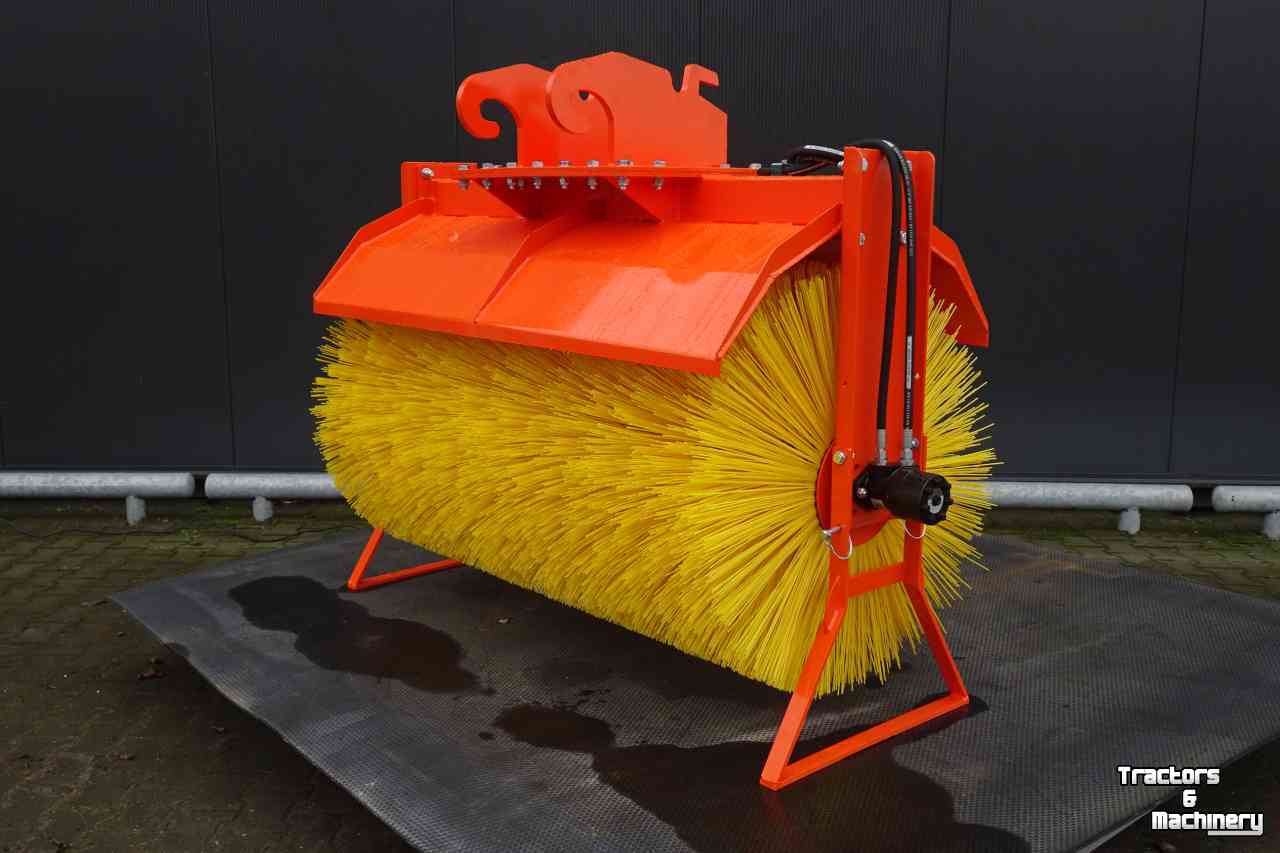 Sweepers and vacuum sweepers Hofstede Hofstede  mobiele kraan veegmachine Borstel diameter 90cm