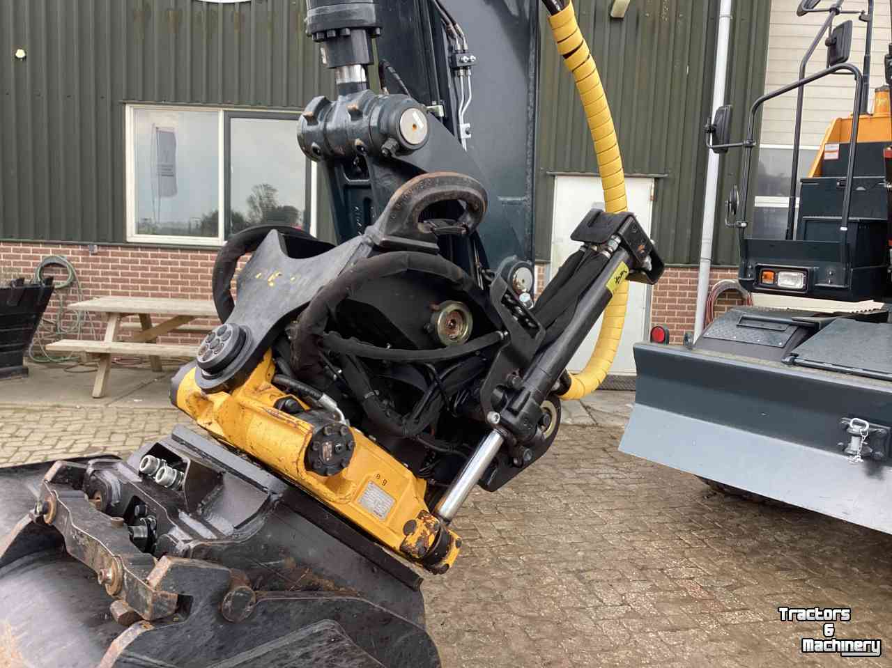 Excavator mobile Hyundai HW150 A-CR demo bandenkraan