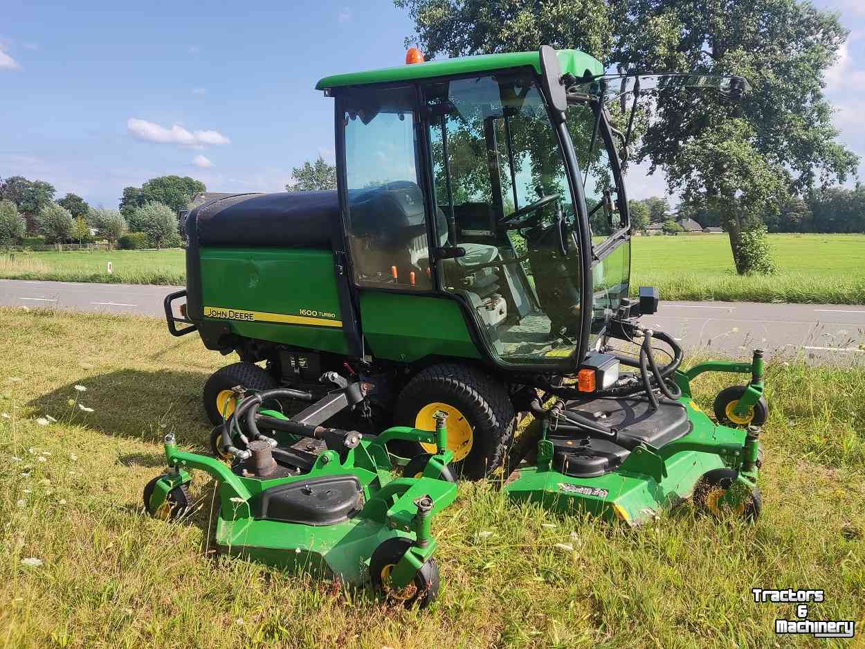 Mower self-propelled John Deere 1600 Turbo