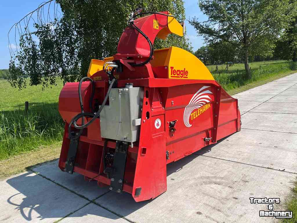 Straw spreader for boxes Teagle Telehawk T1