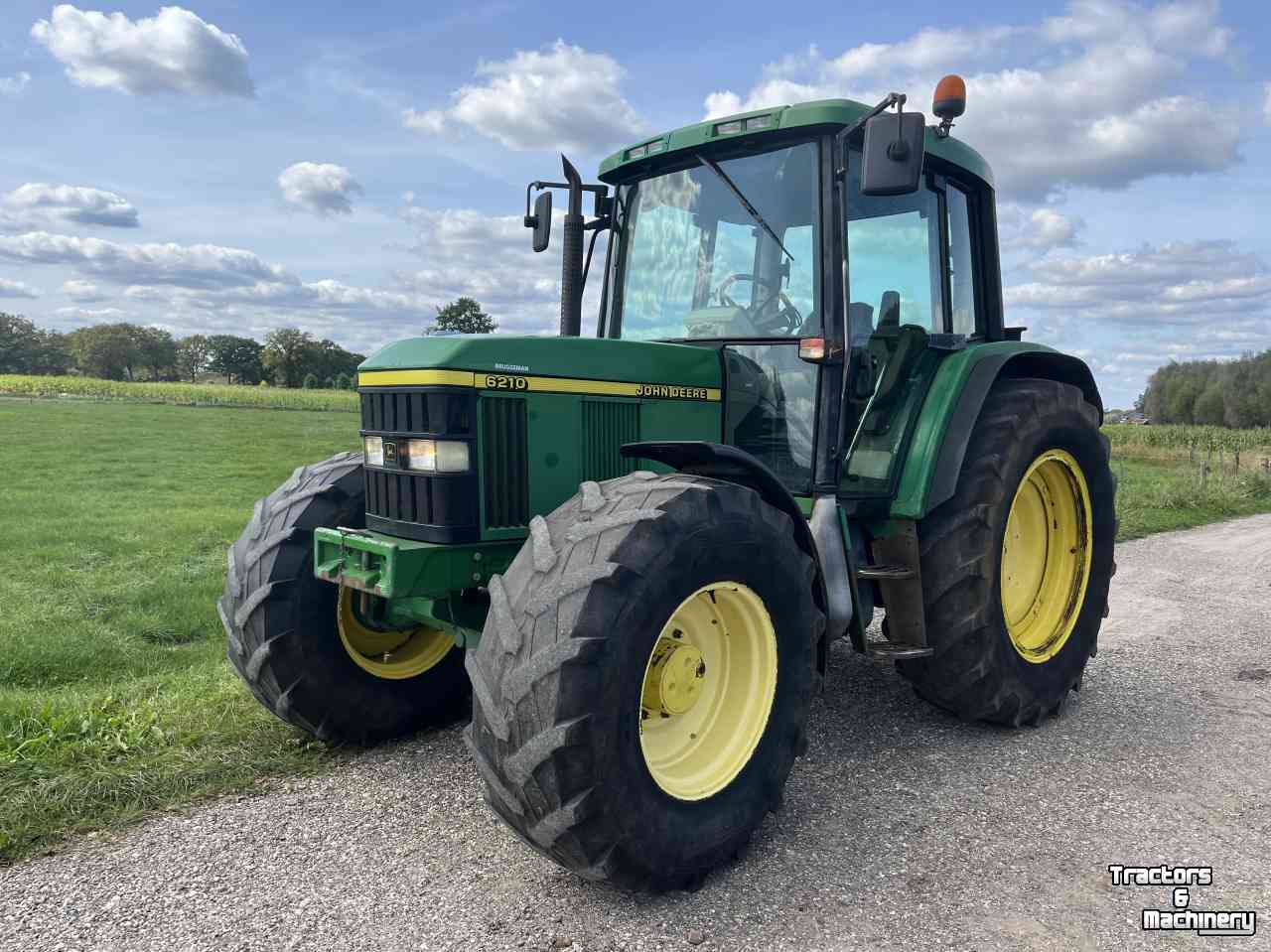 Tractors John Deere 6210