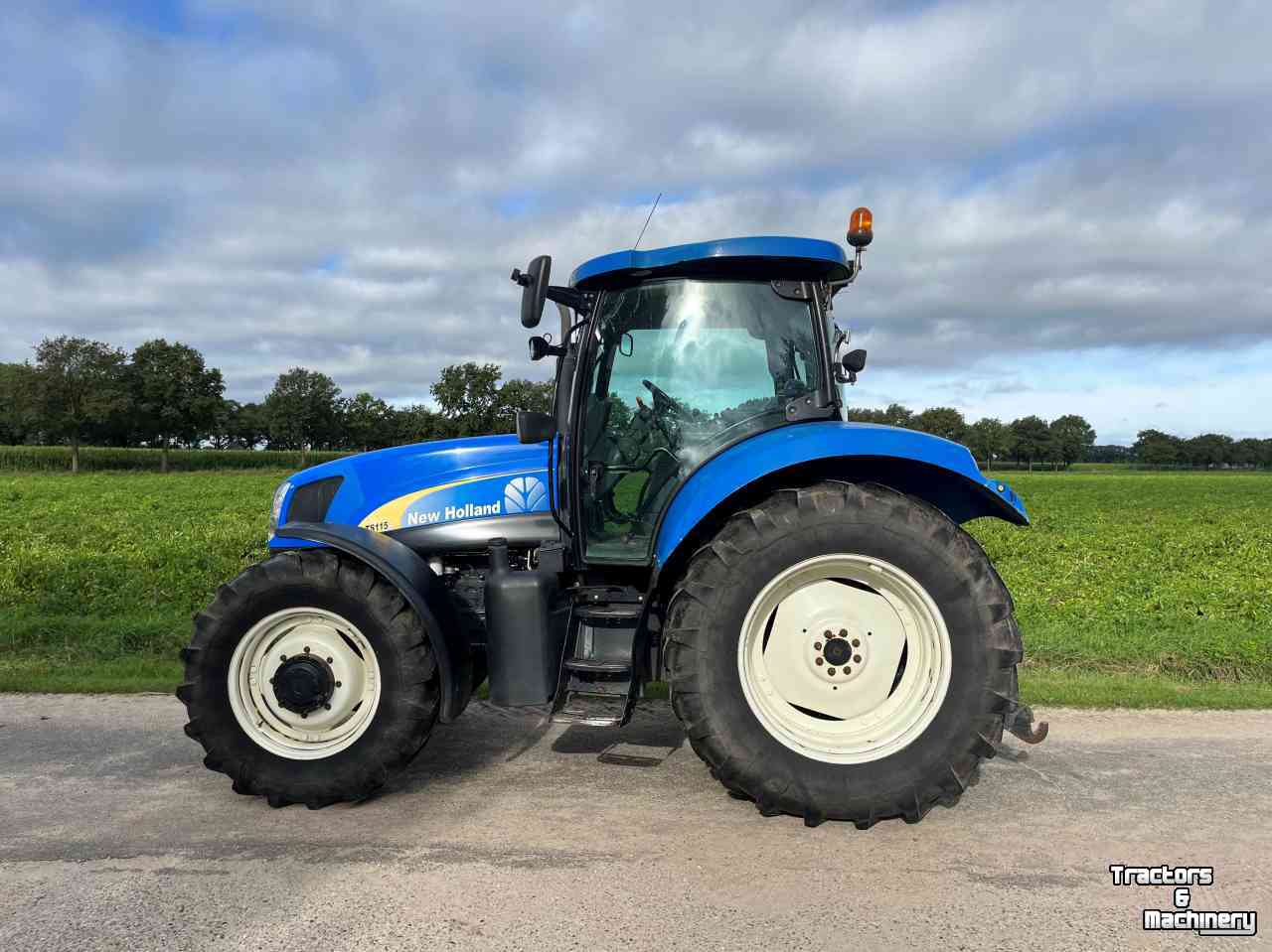 Tractors New Holland TS115A