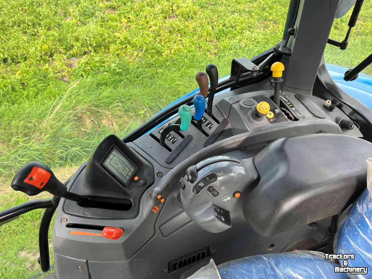 Tractors New Holland TS115A