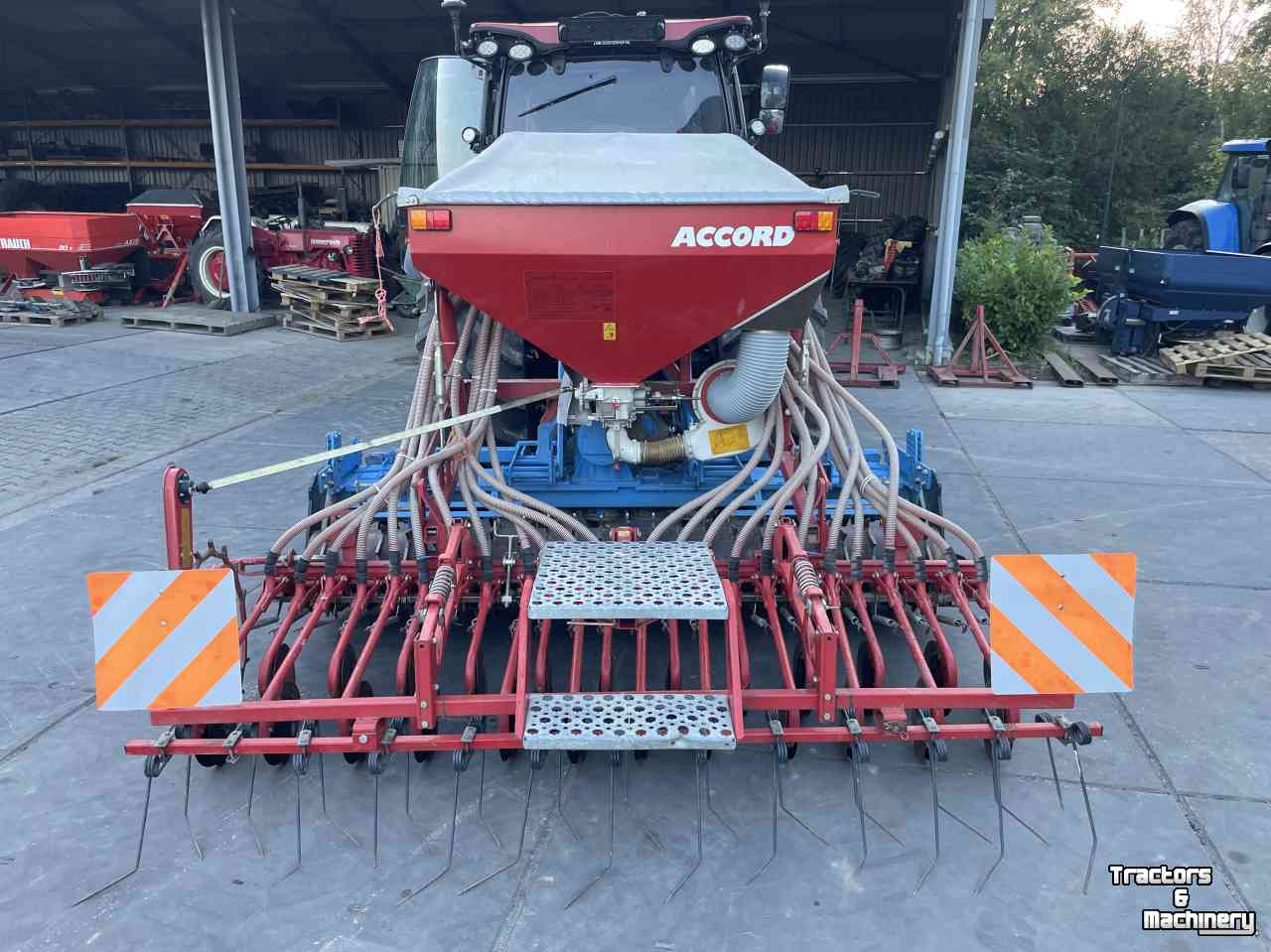 Seed Drill Combination Rabe Accord schivenzaaimachine met rabe corvus PKE 3000