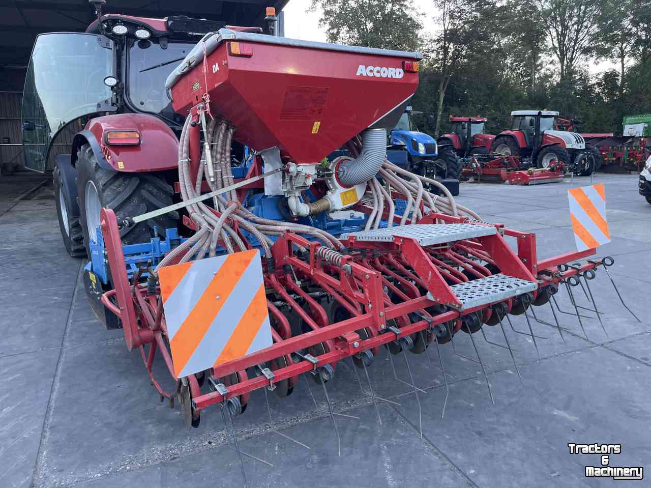 Seed Drill Combination Rabe Accord schivenzaaimachine met rabe corvus PKE 3000