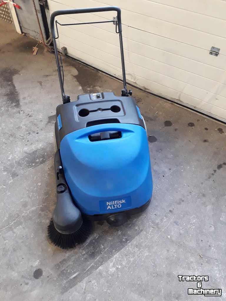 Sweepers and vacuum sweepers Nilfisk Floortec 350