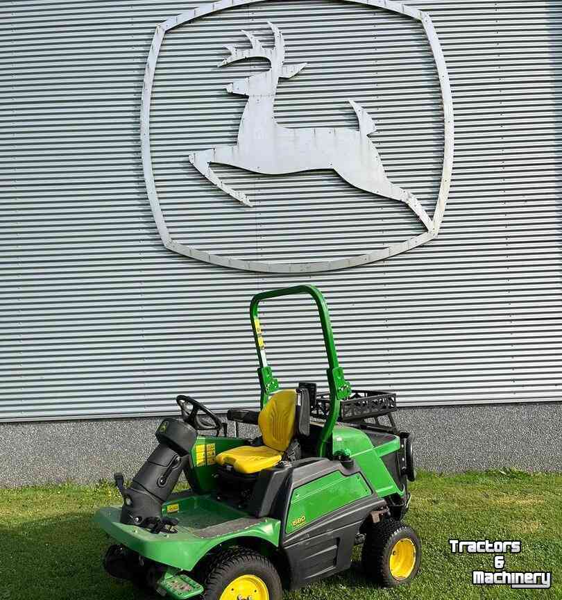 Mower self-propelled John Deere 1580 Zonder Maaidek