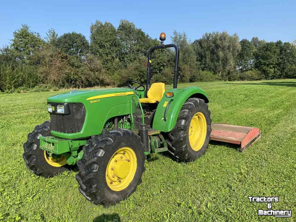 Tractors John Deere 5065E