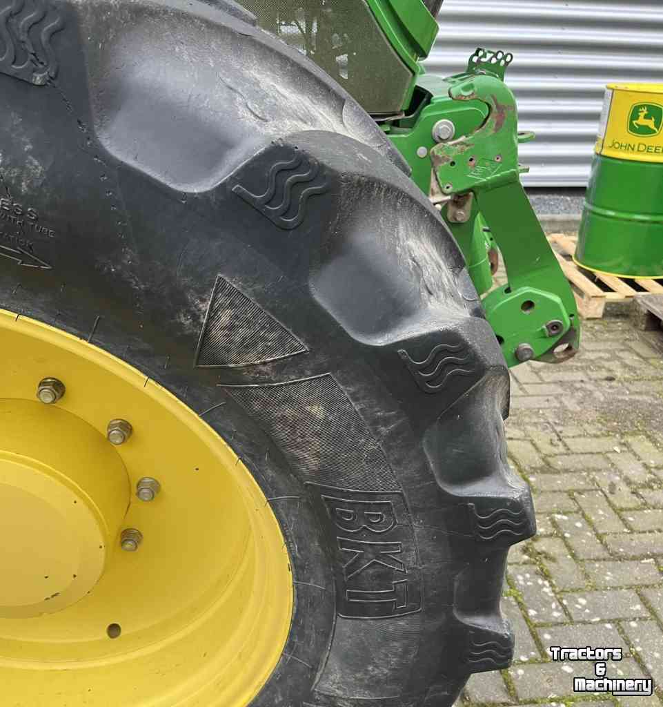 Tractors John Deere 6150M