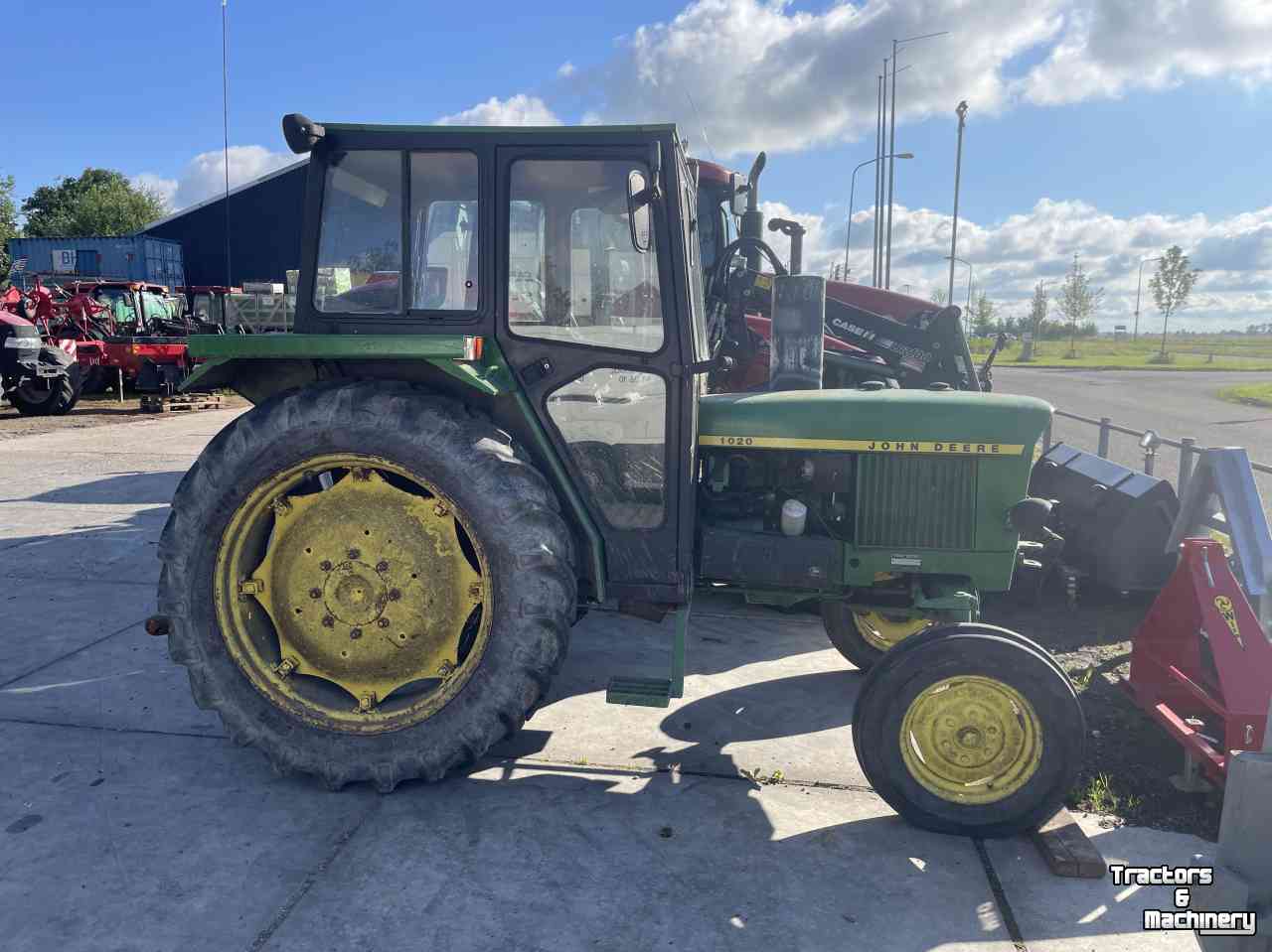 Tractors John Deere 1020 met cabine