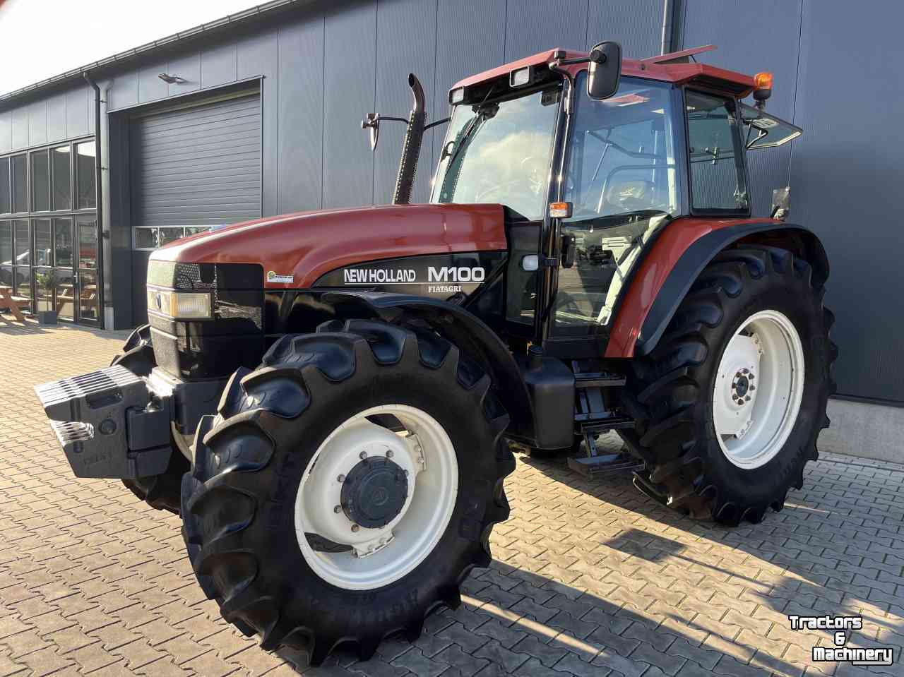 Tractors New Holland M100