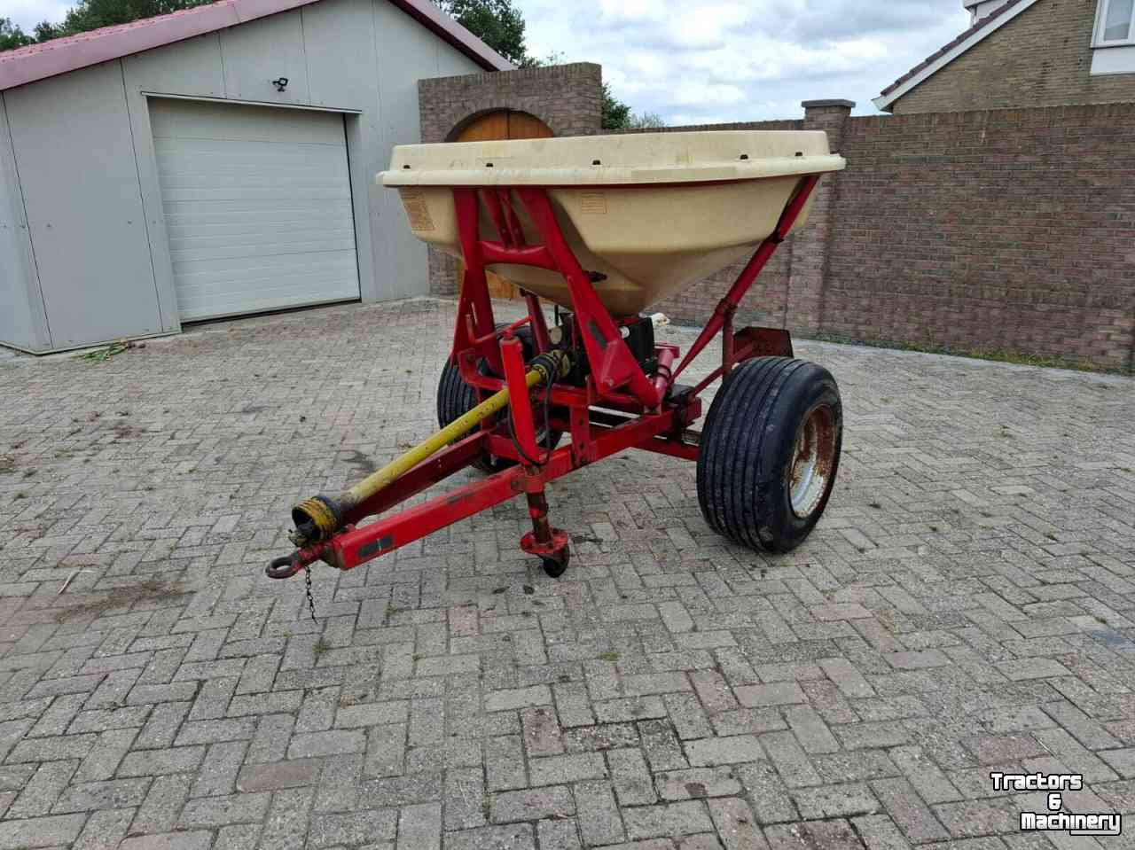 Fertilizer spreader Vicon Vicon pendelstrooier