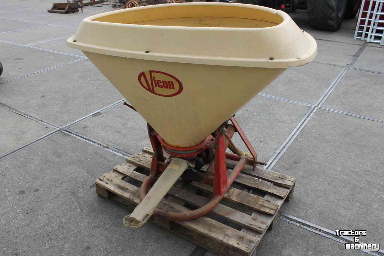 Fertilizer spreader Vicon PS pendelstrooier zoutstrooier zandstrooier