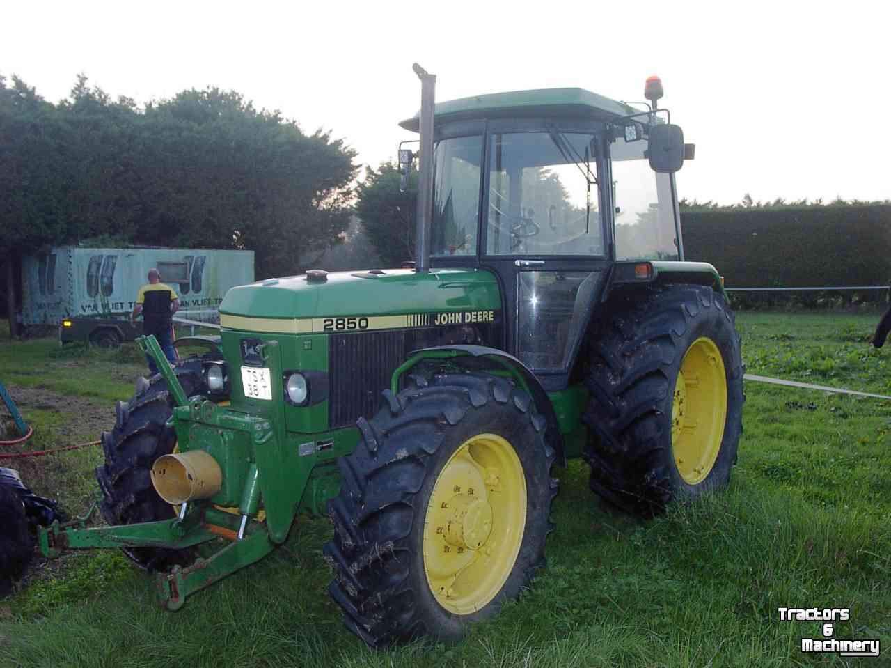 Tractors John Deere 2850