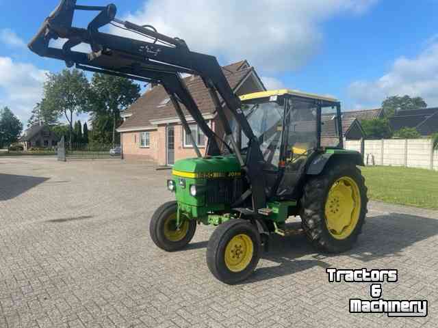 Tractors John Deere 1850 + frontlader