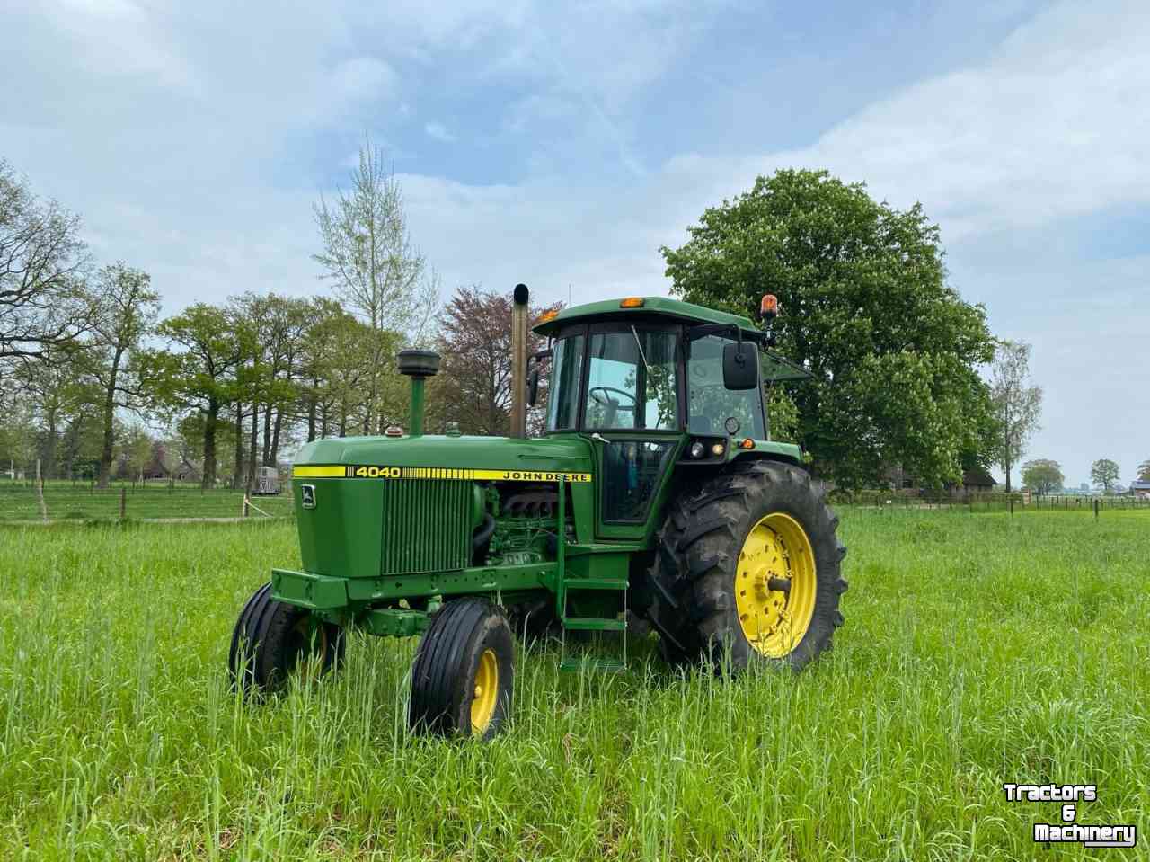 Tractors John Deere 4040