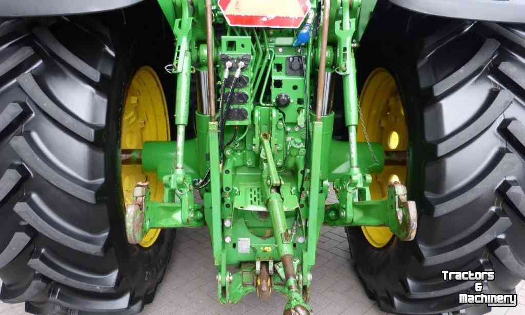 Tractors John Deere 7820 Tractor