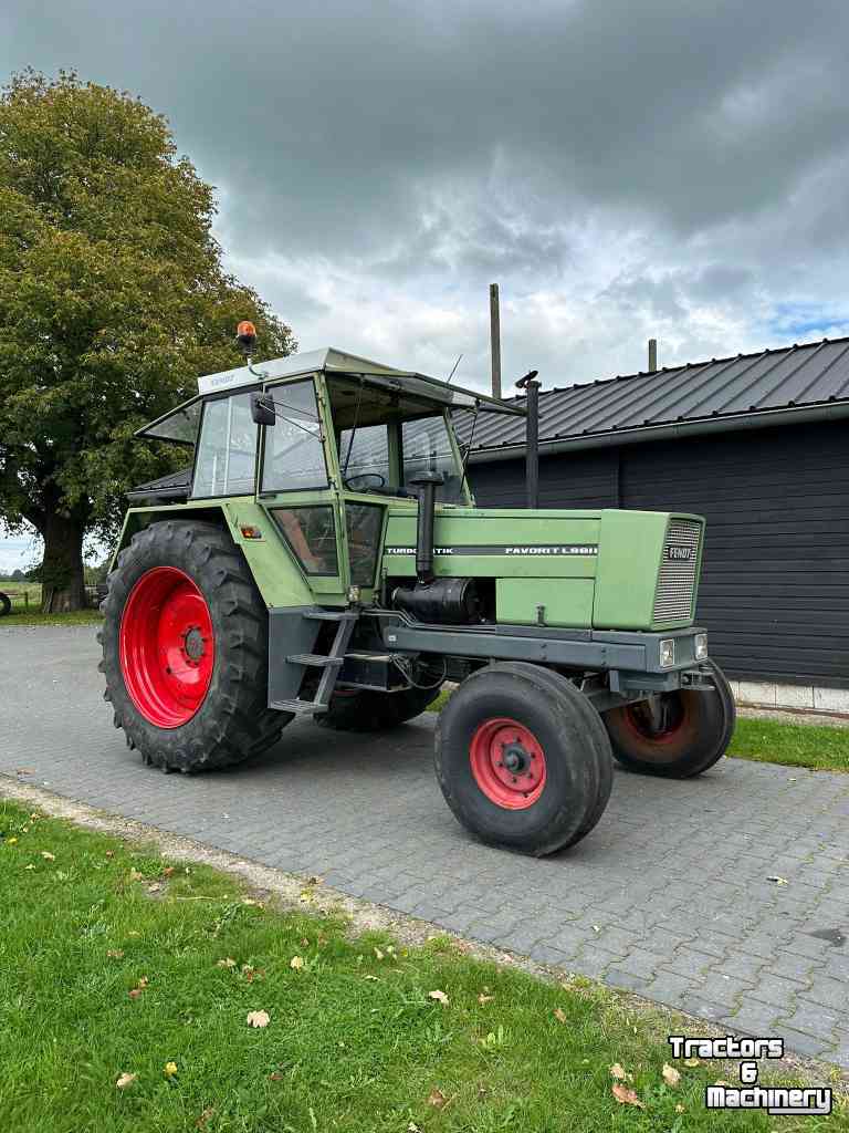 Tractors Fendt Favorit 611 LS